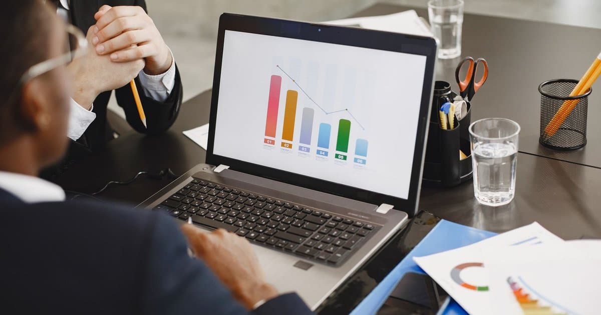 Outsourced CFO vs In House CFO: Cost and Value